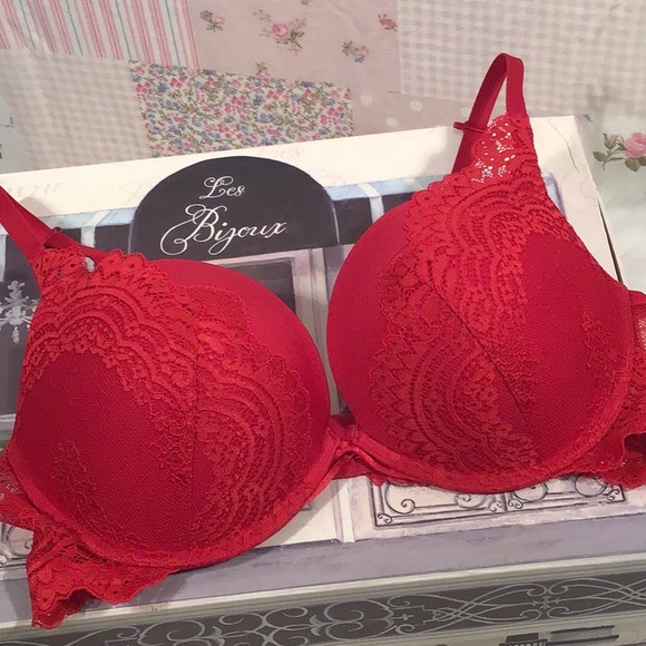 36 D red push up - Picture 1 of 7